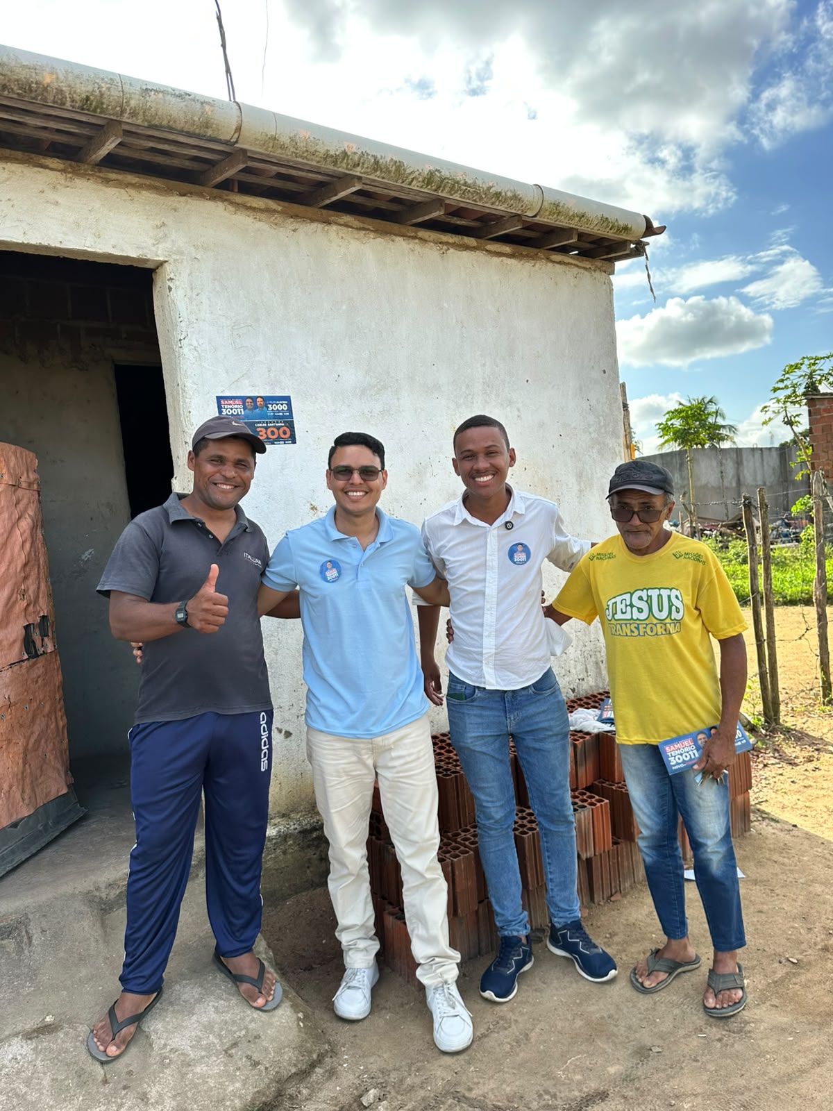 Samuel Tenório durante encontro com moradores